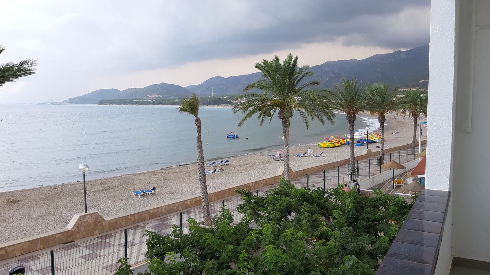 rooms-family-room-sea-view