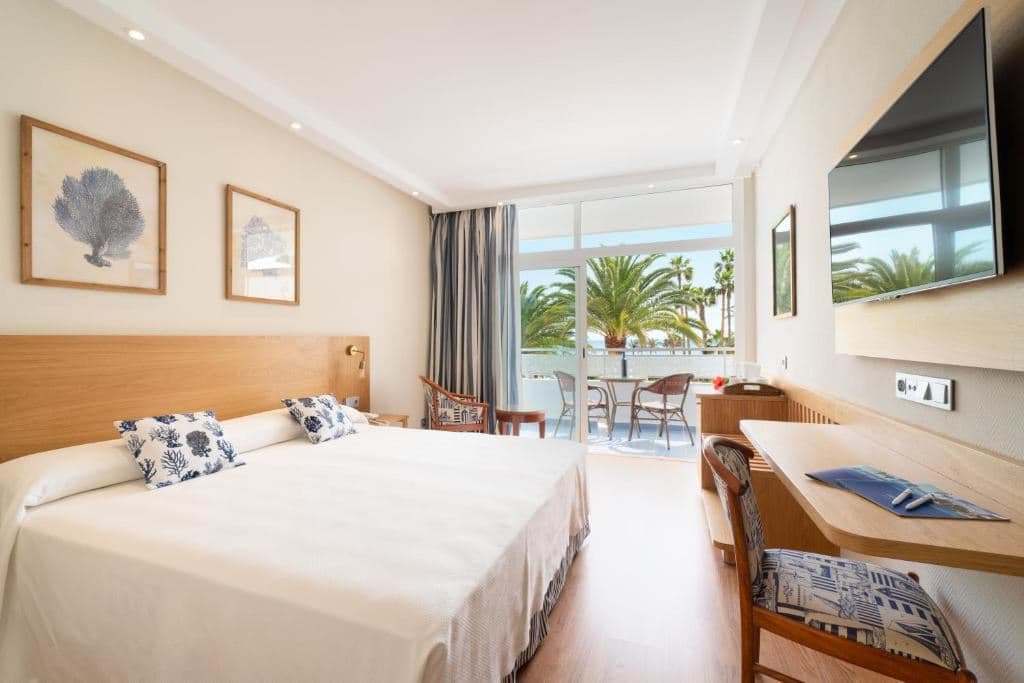 rooms-premium-double-room-balcony-or-terrace