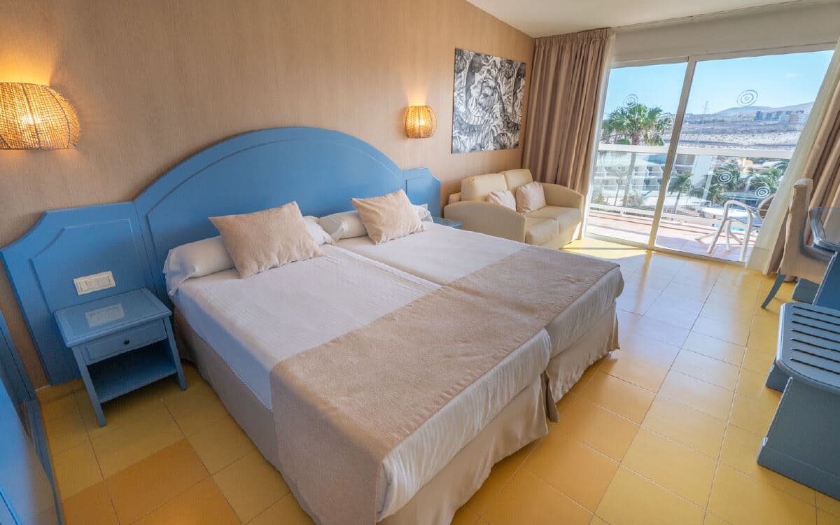 rooms-double-room-pool-view-with-balcony-or-terrace