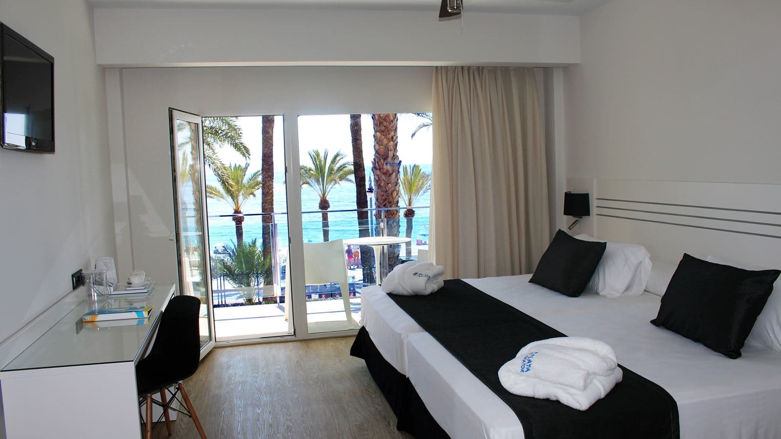 rooms-double-superior-sea-view-balcony-or-terrace