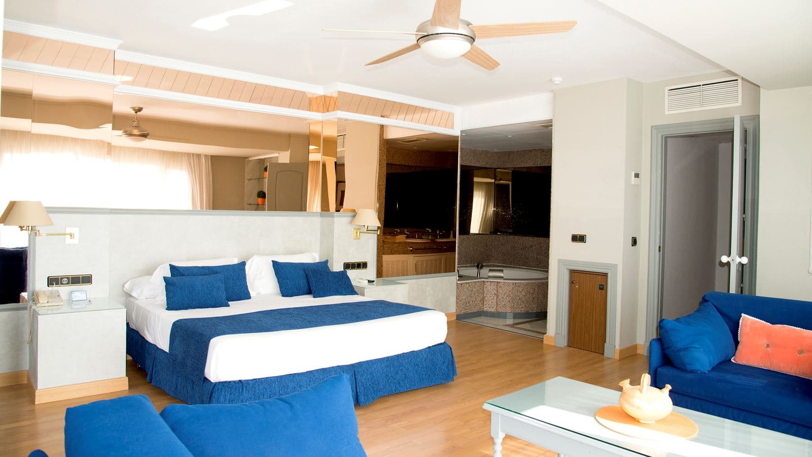 rooms-suite-junior-balcony-or-terrace