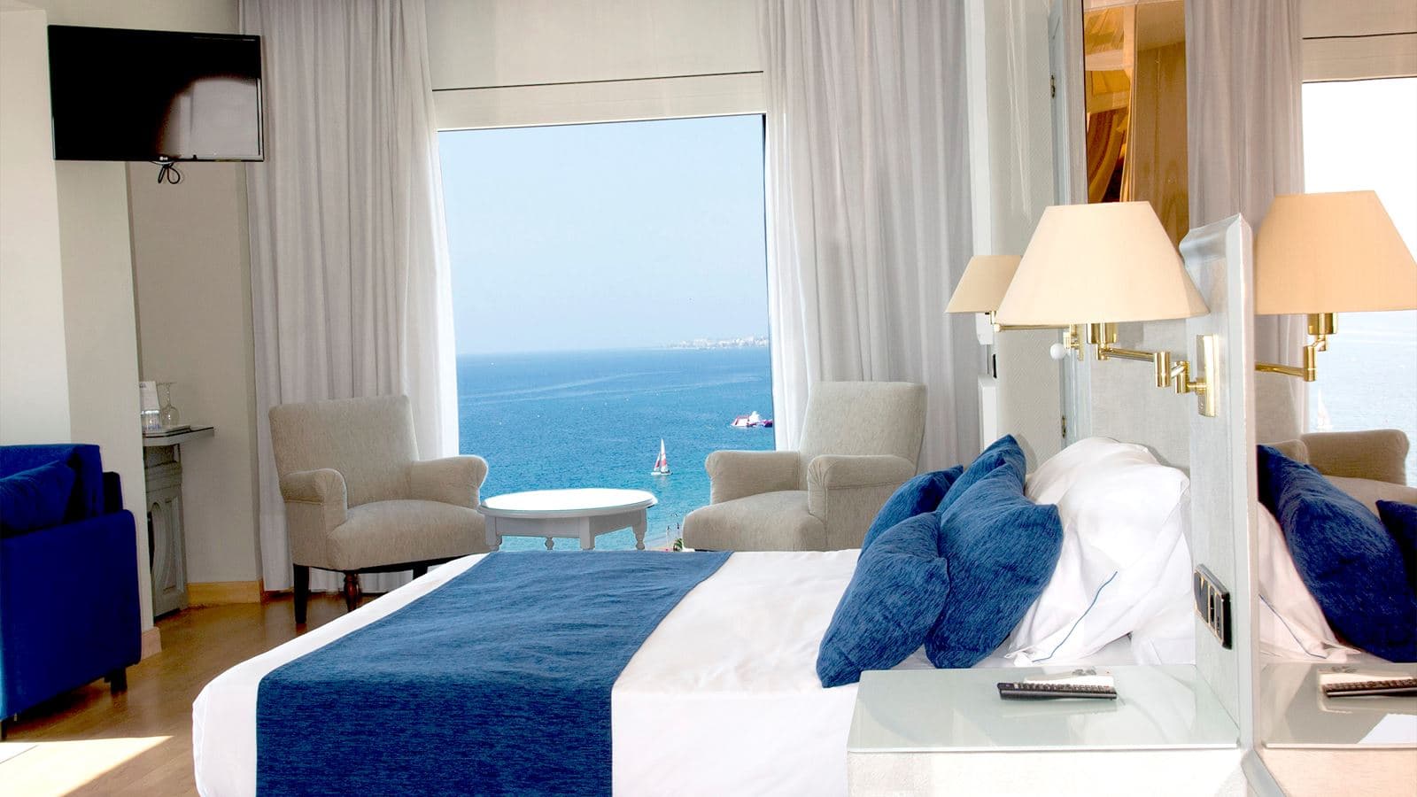 rooms-suite-junior-balcony-or-terrace
