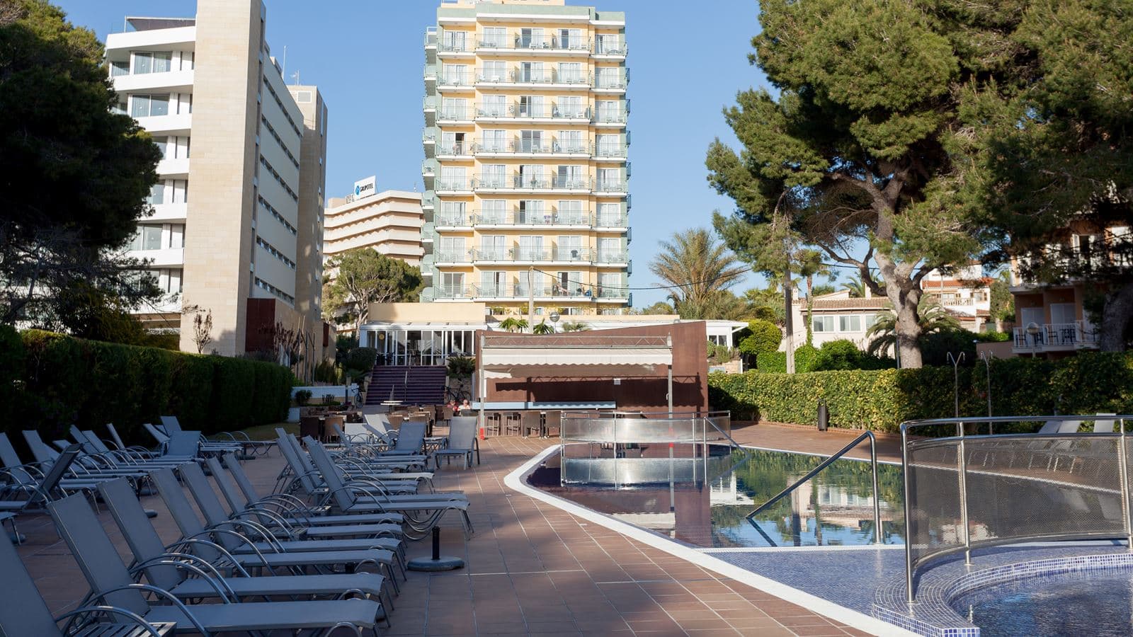 pools-outdoor-pool