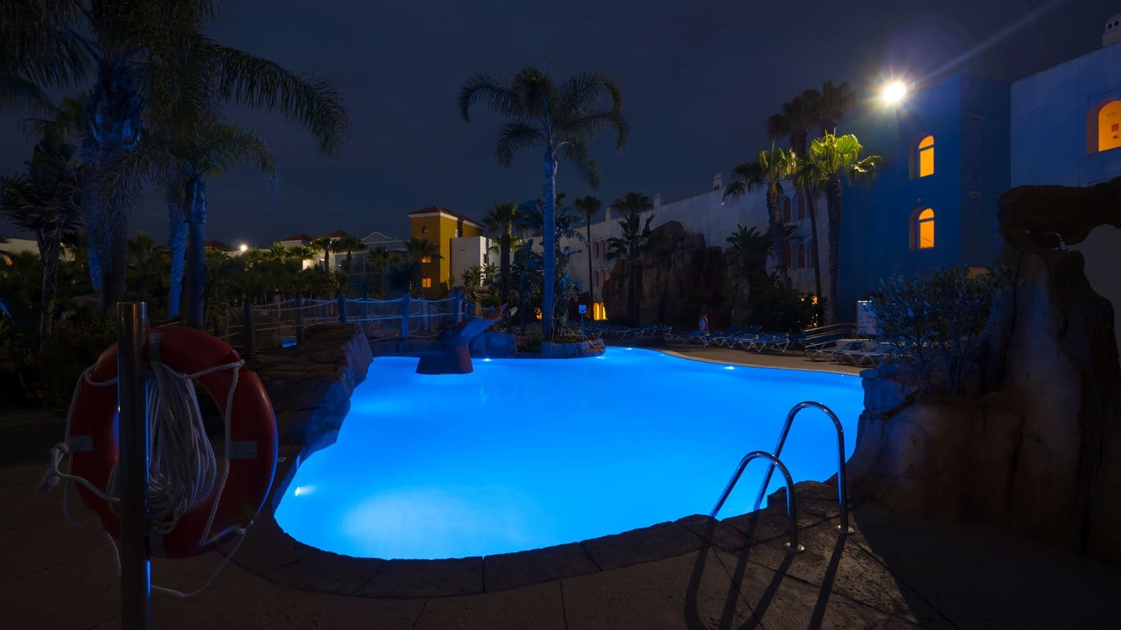 pools-outdoor-pool
