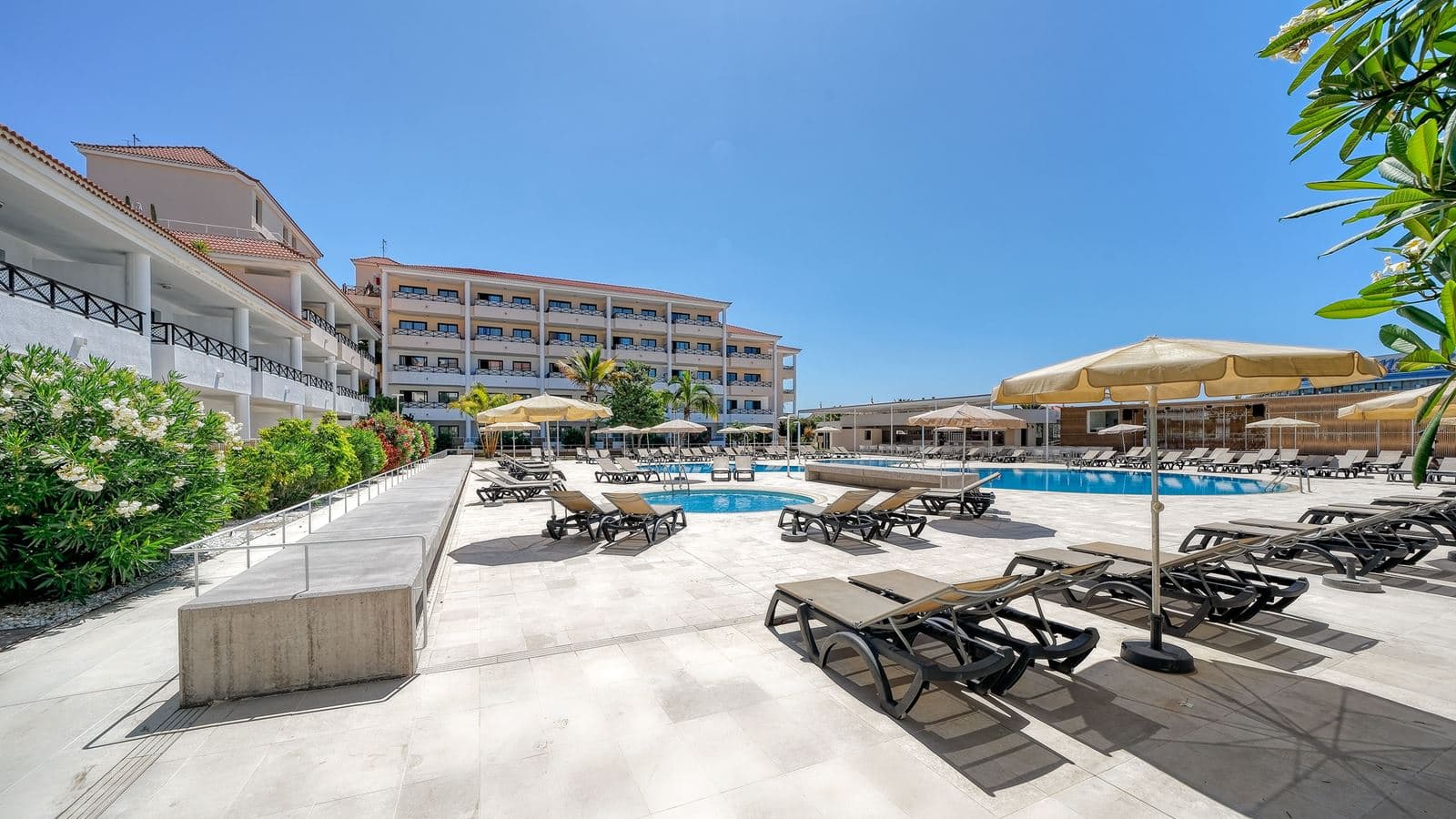 pools-outdoor-pool