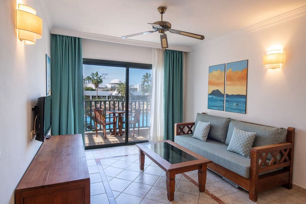 rooms-1-bedroom-apartment-with-balcony-or-terrace