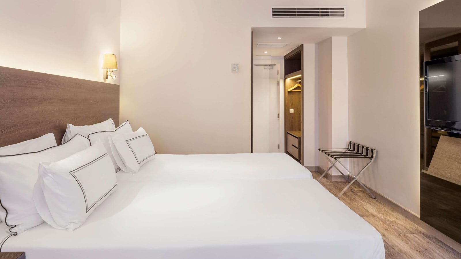 rooms-double-or-twin-superior