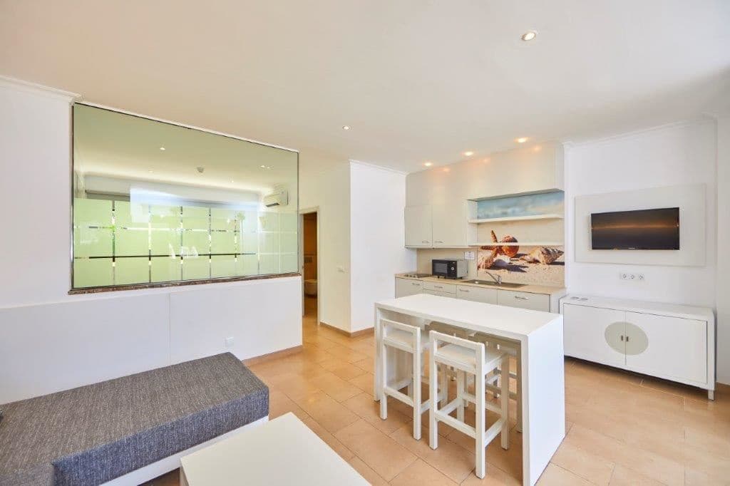 rooms-a1--apartment-standard-balcony-or-terrace