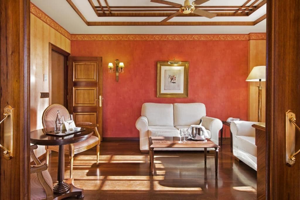 rooms-suite-prestige-golf-view-with-bacony-or-terrace