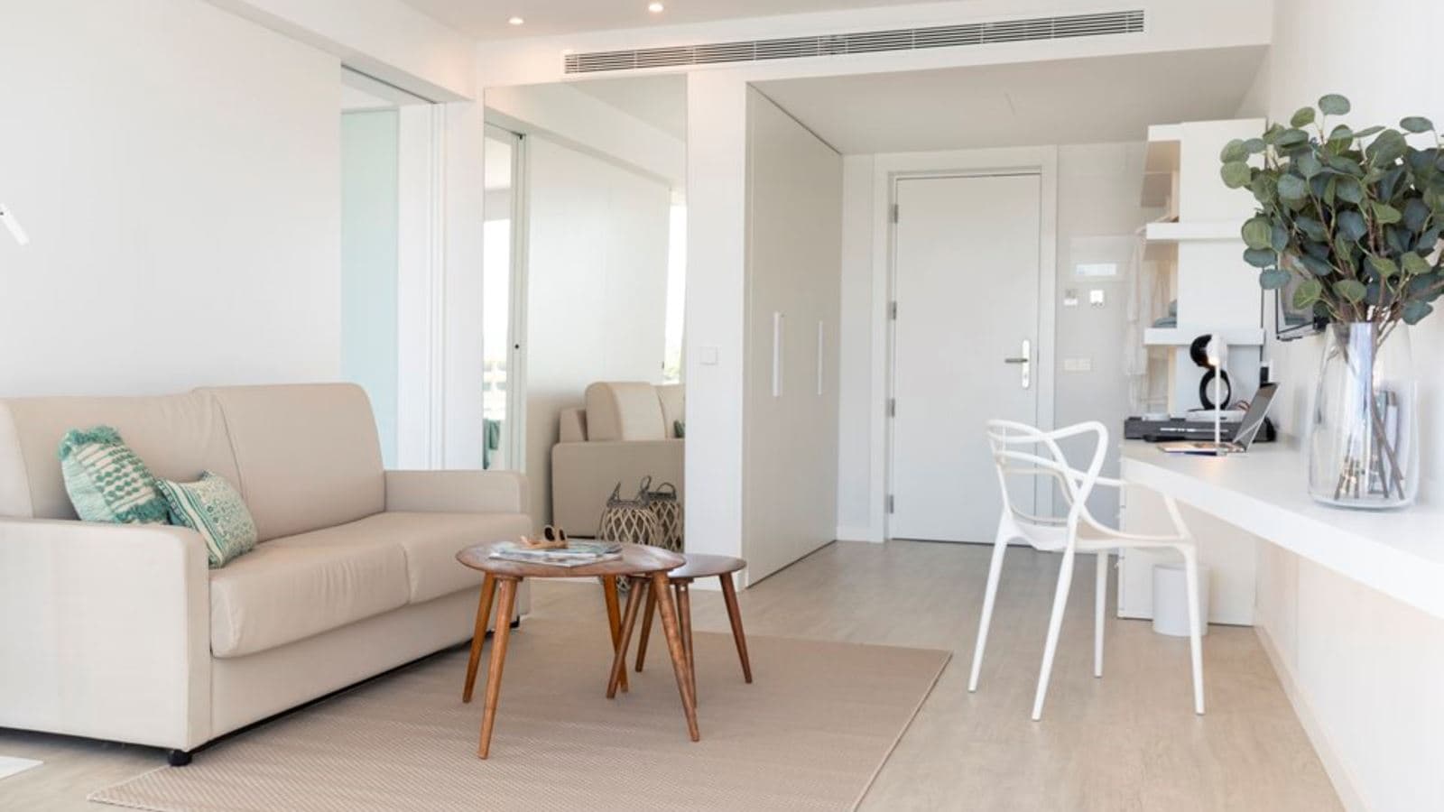 rooms-suite-garden-view