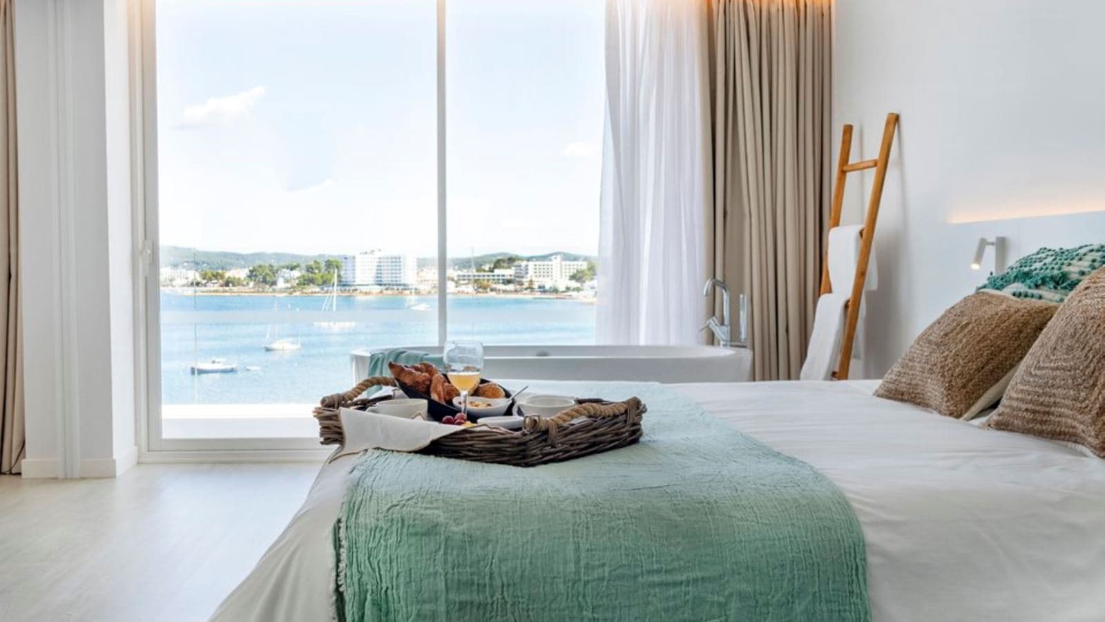 rooms-suite-sea-view