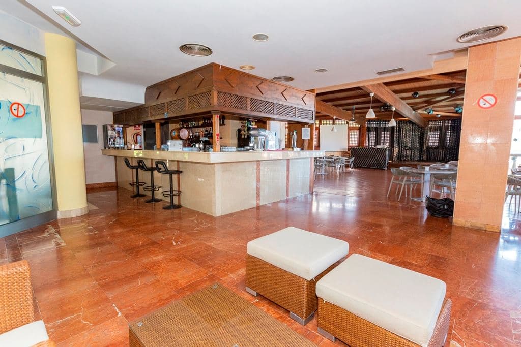 bars-bar-hall