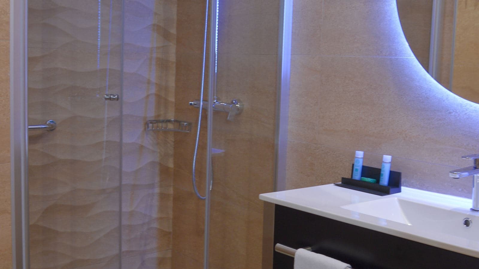 rooms-junior-suite-partial-ocean-view