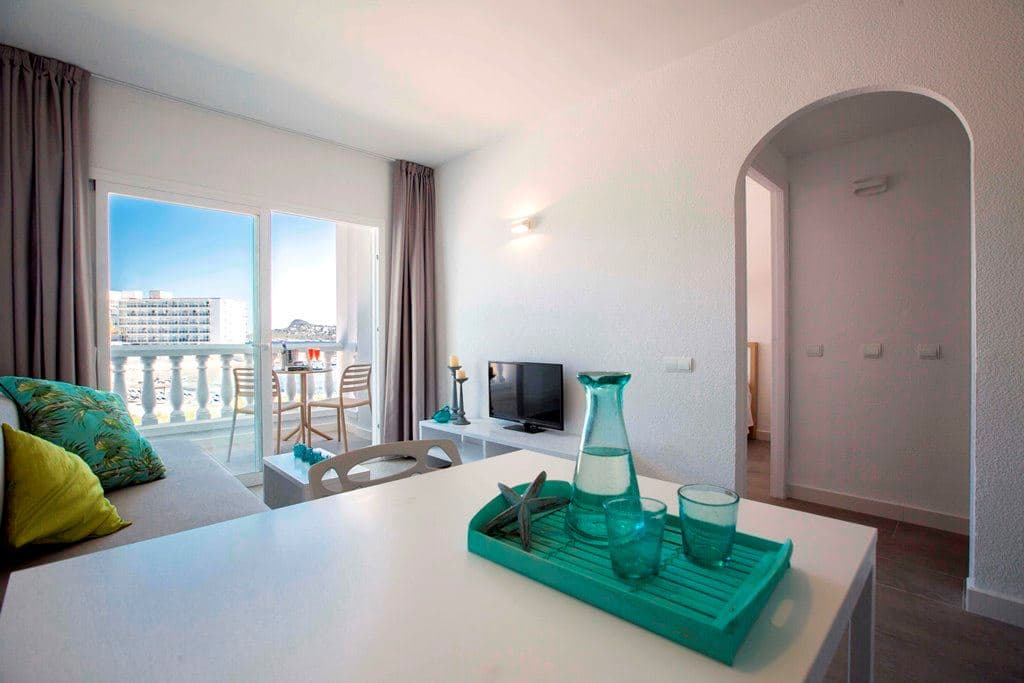 rooms-apartment-1-bedroom-sea-view
