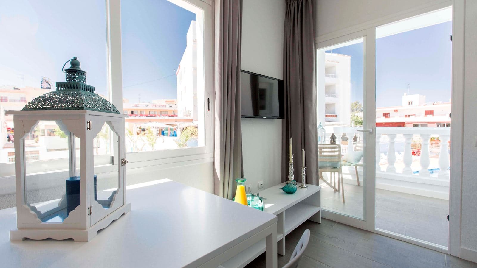 rooms-studio-lateral-sea-view