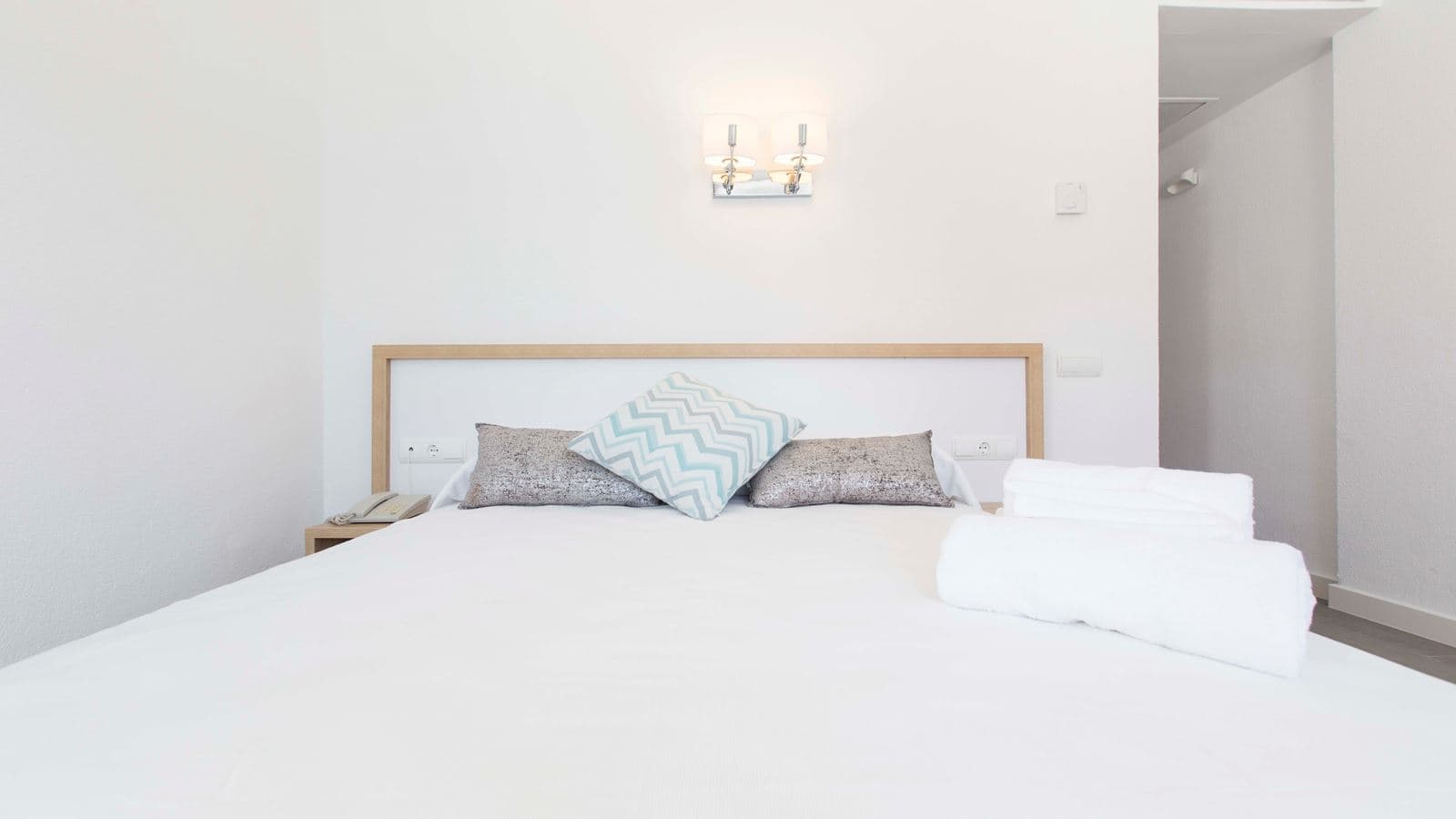 rooms-studio-lateral-sea-view-renevue