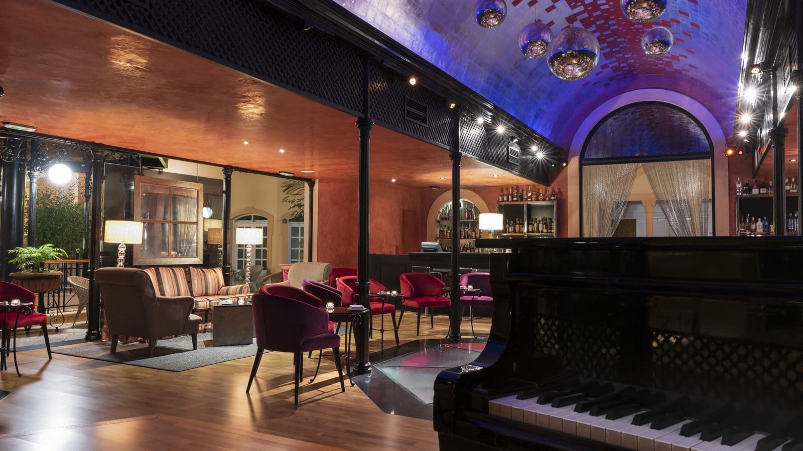 bars-piano-bar