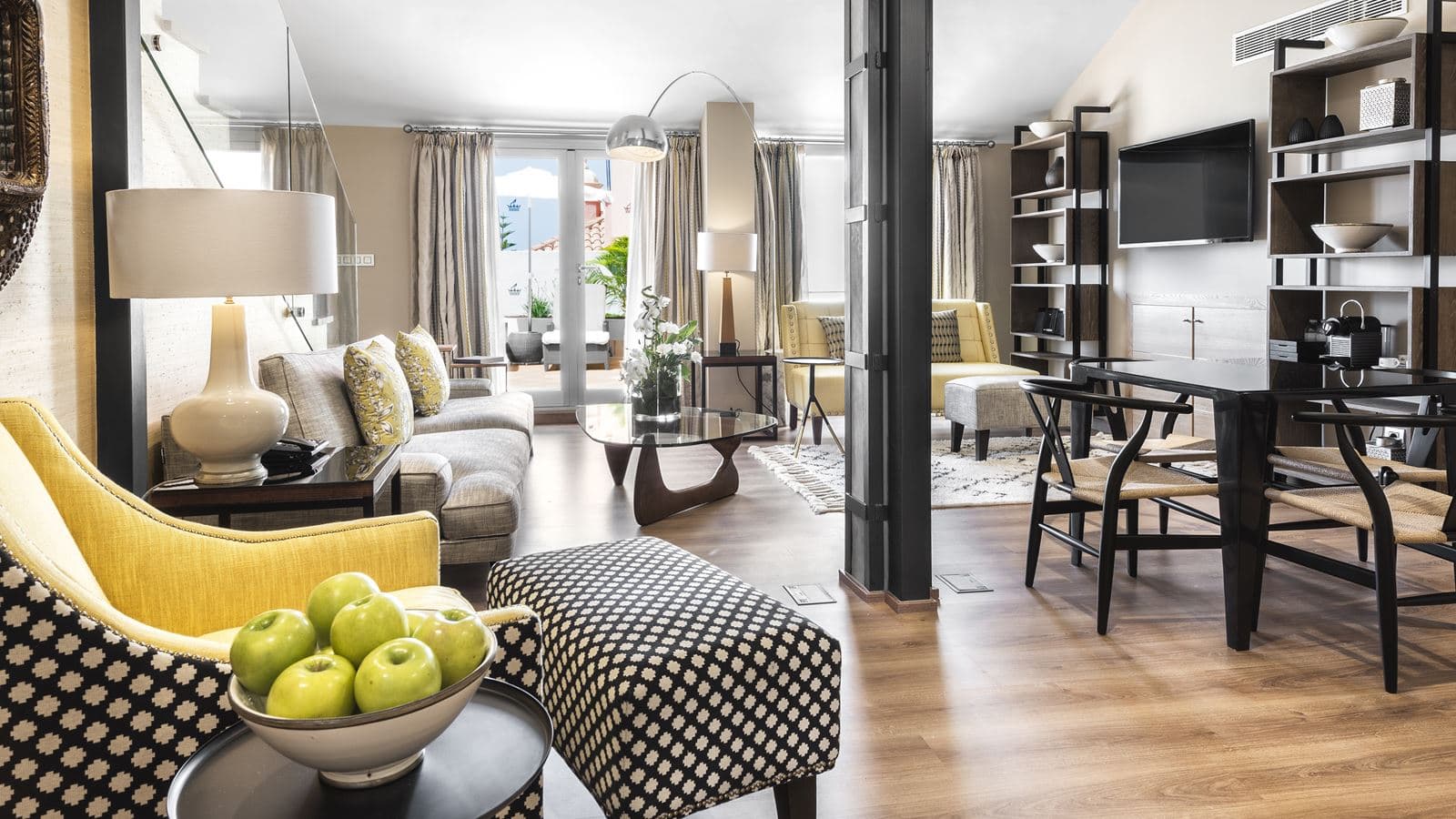 rooms-connection-rooms-sea-view-balcony-or-terrace