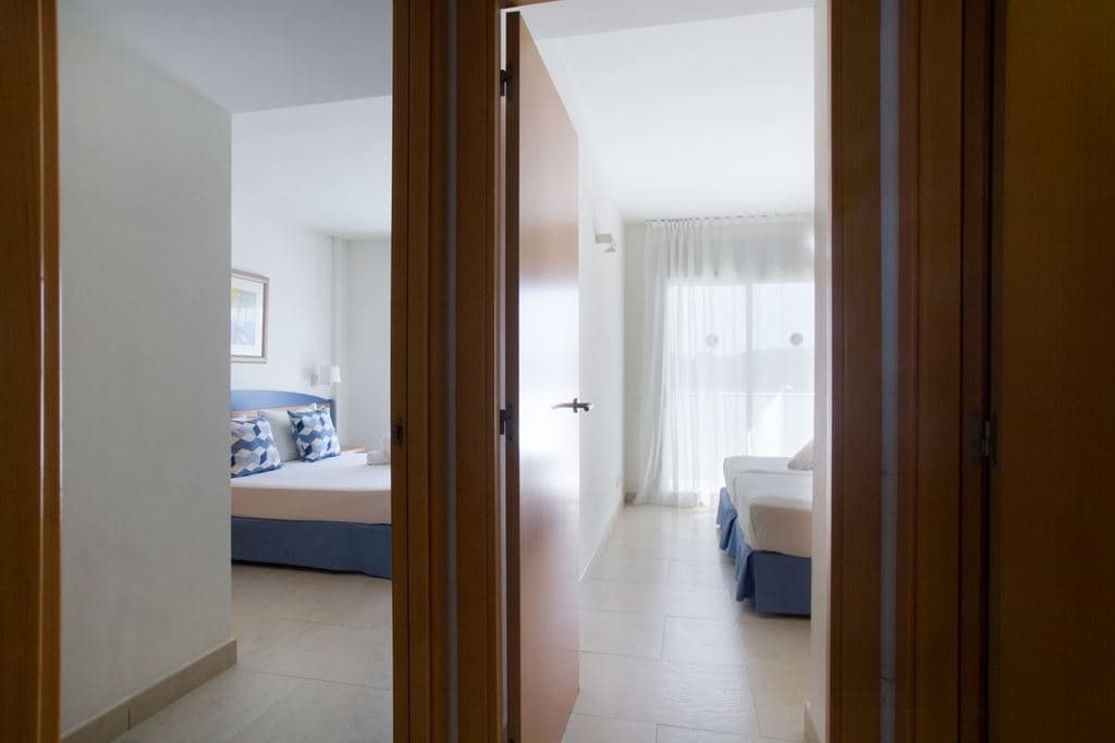 rooms-apartment-2-bedrooms