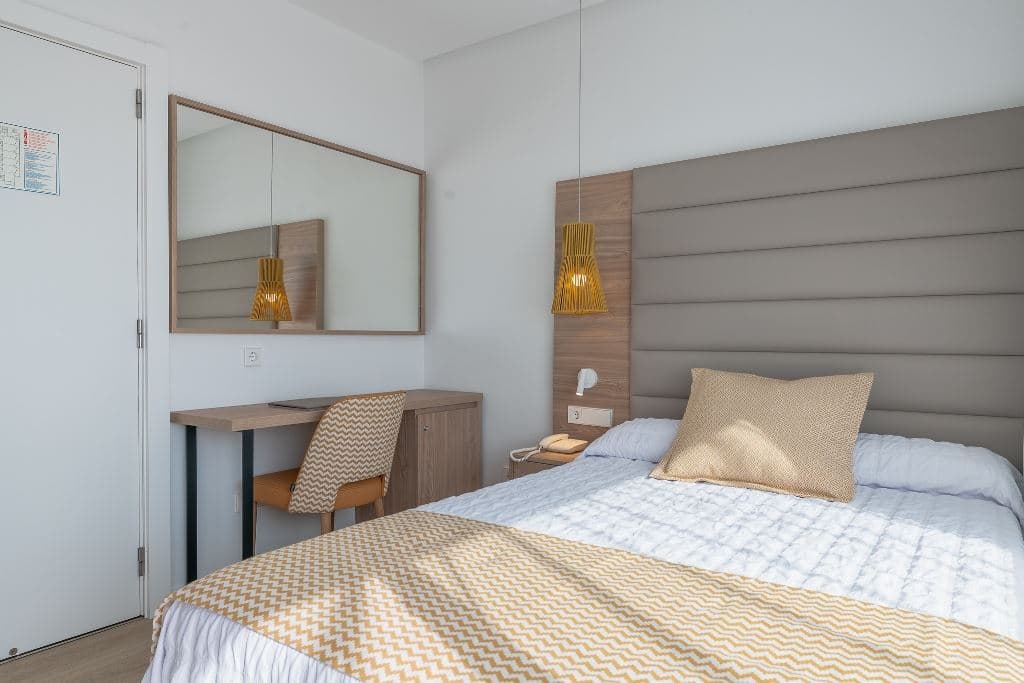 rooms-single-room