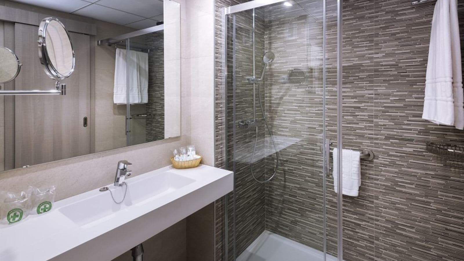 rooms-double-standard-room-balcony-or-terrace