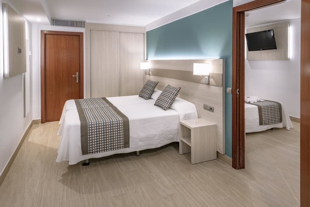 rooms-family-room