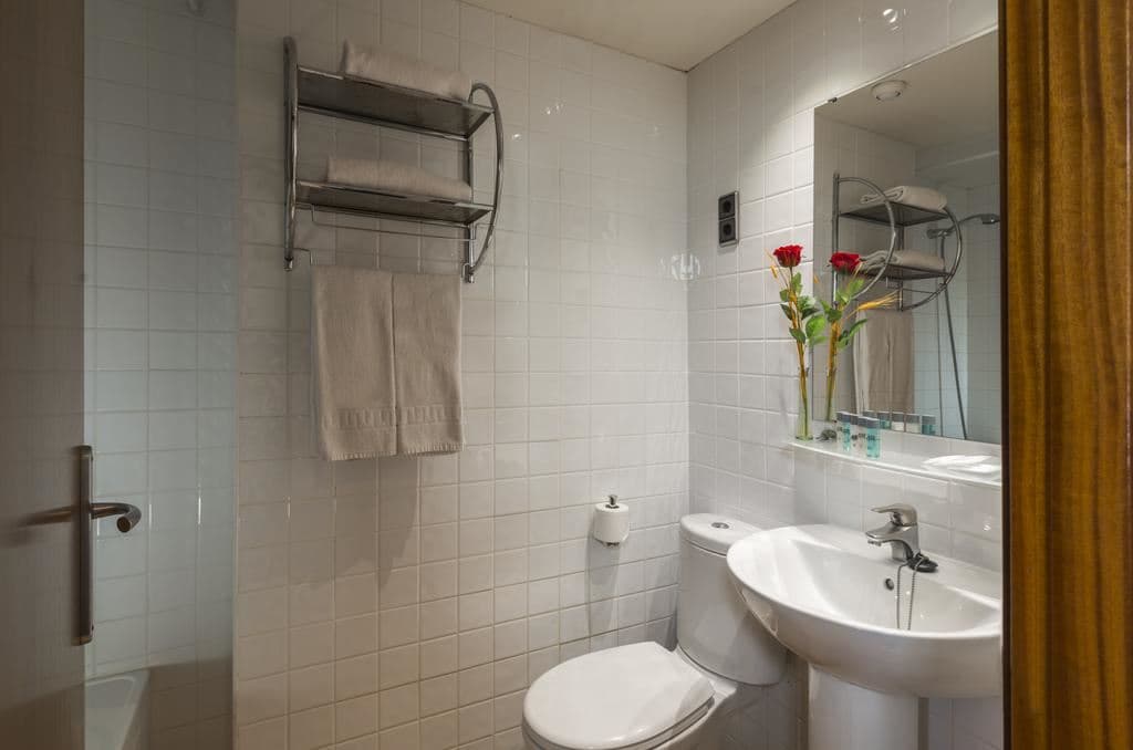 rooms-standard-room