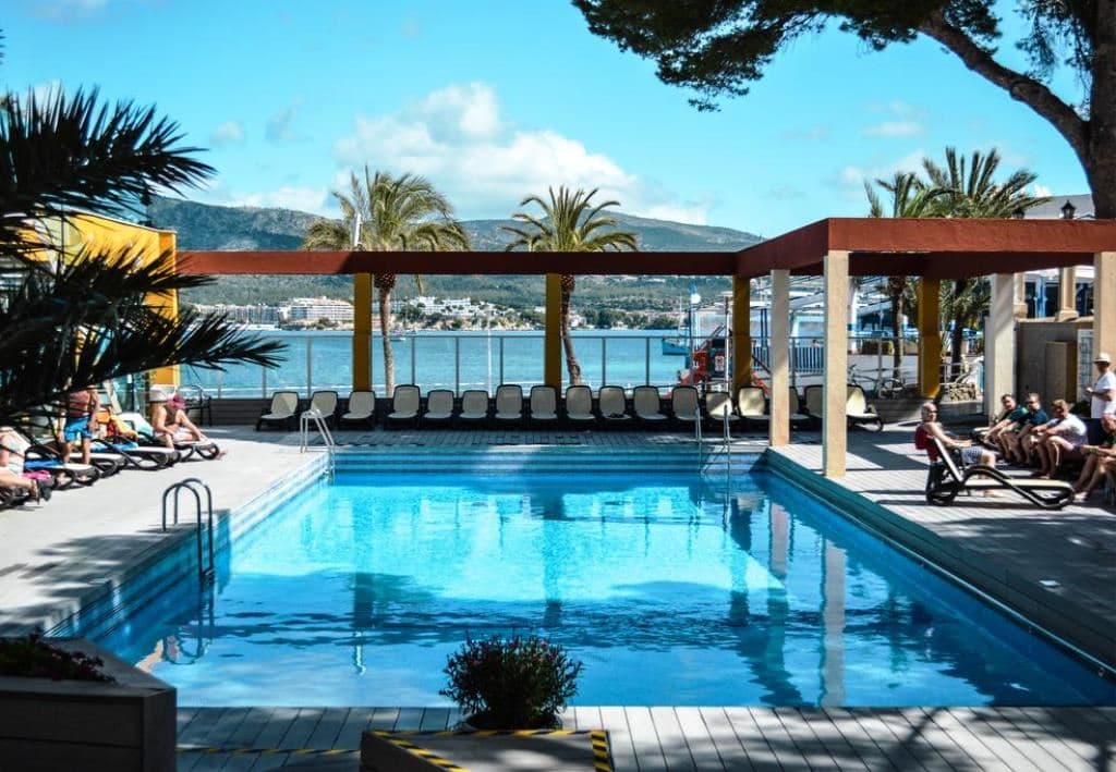pools-outdoor-pool