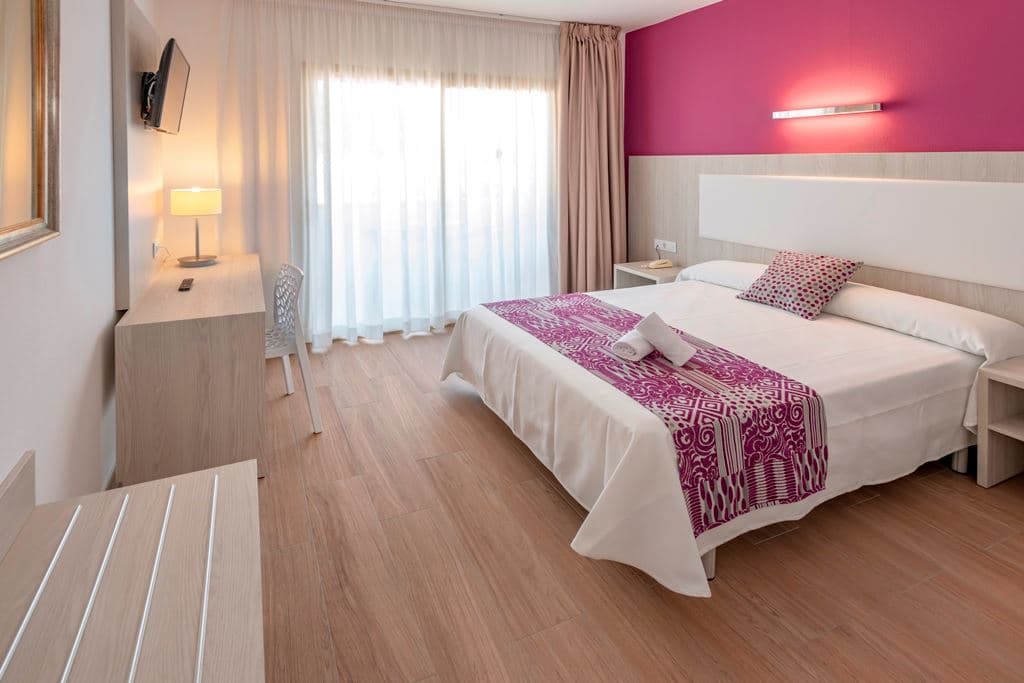 rooms-standard-room-balcony-or-terrace