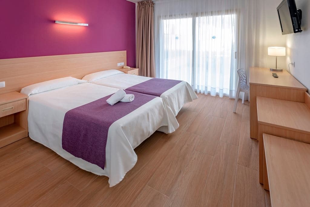 rooms-standard-room-balcony-or-terrace