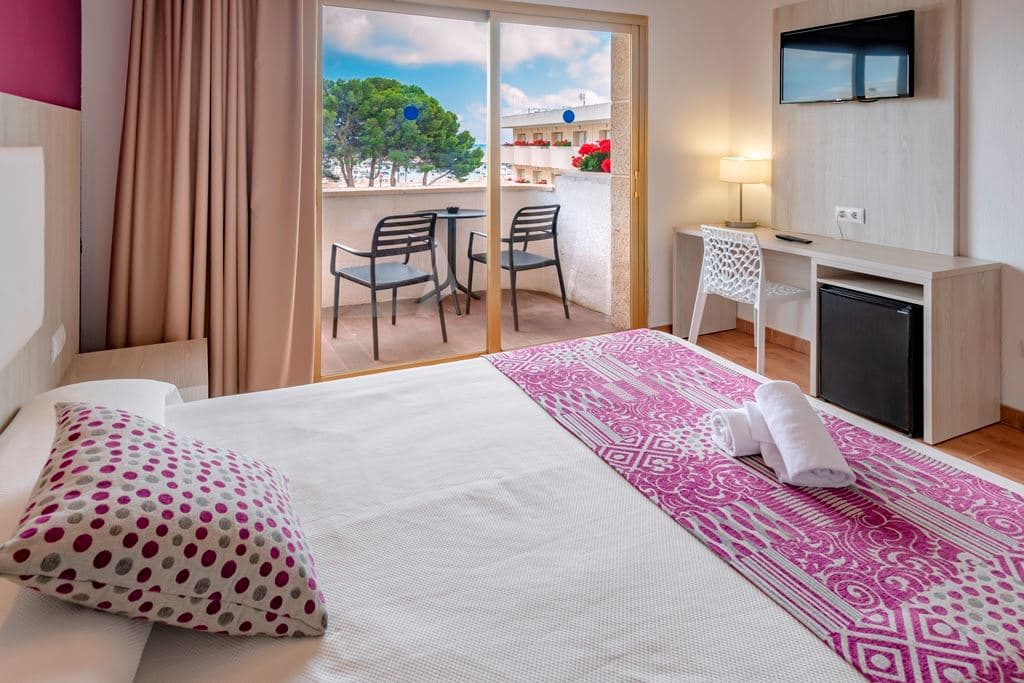 rooms-sea-view-room-balcony-or-terrace