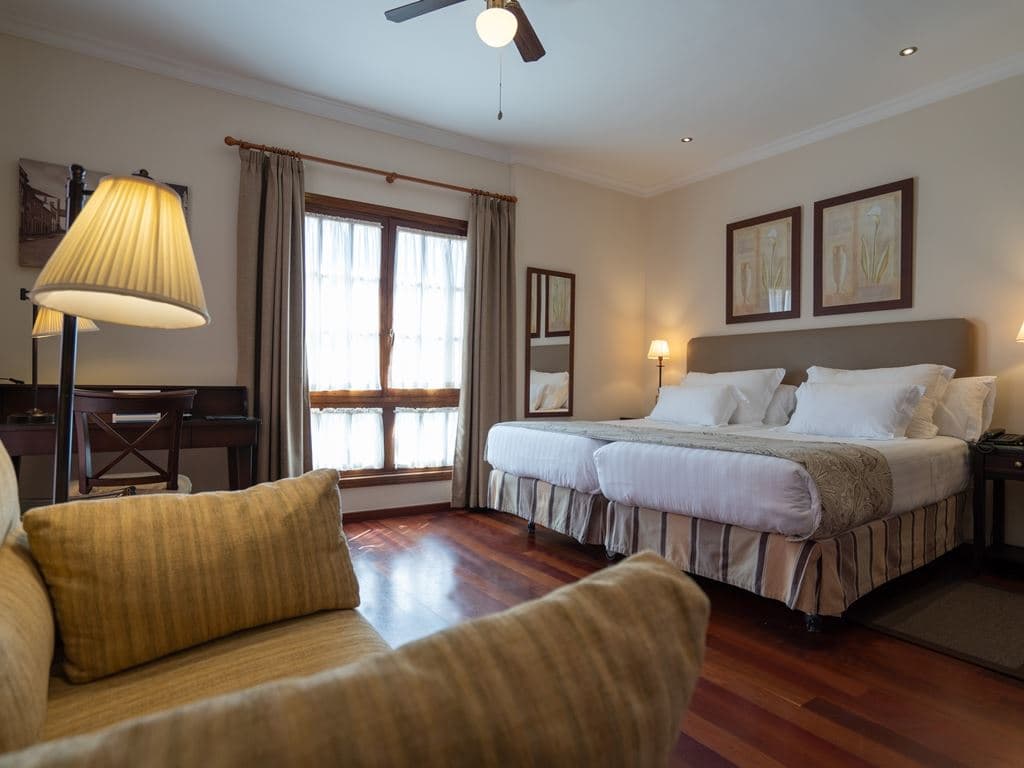 rooms-superior-room
