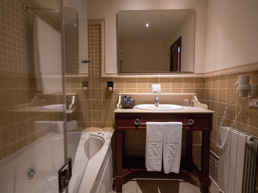 rooms-superior-room