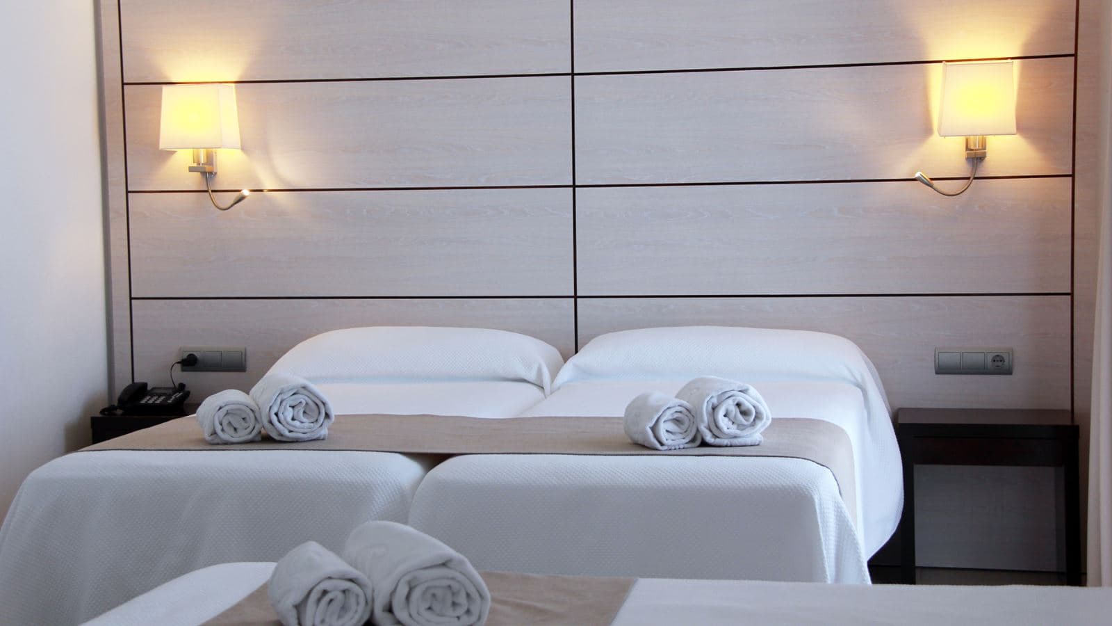 rooms-triple-room