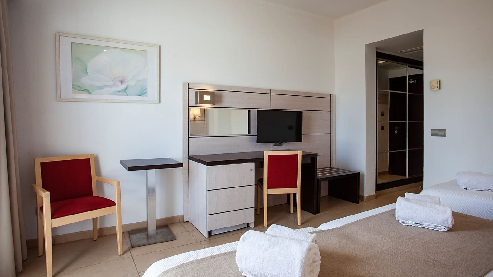 rooms-triple-room