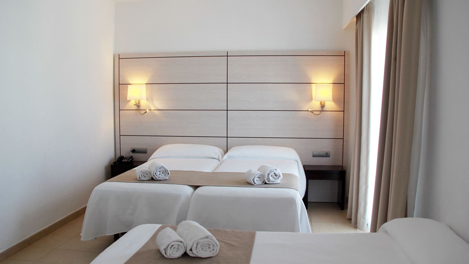 rooms-triple-room