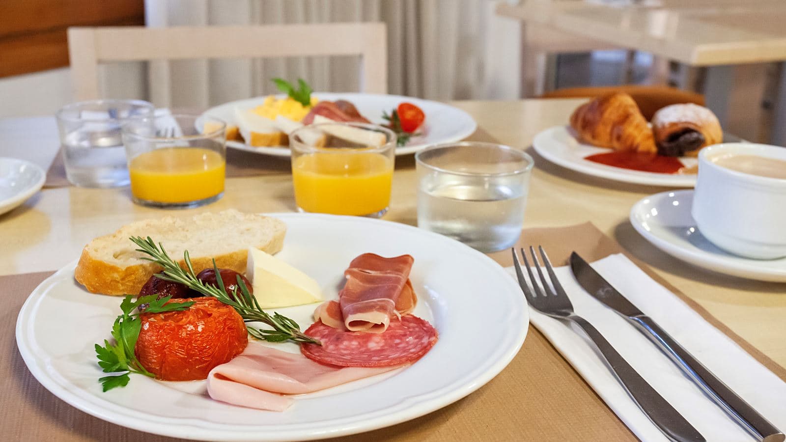 restaurants-buffet-restaurant