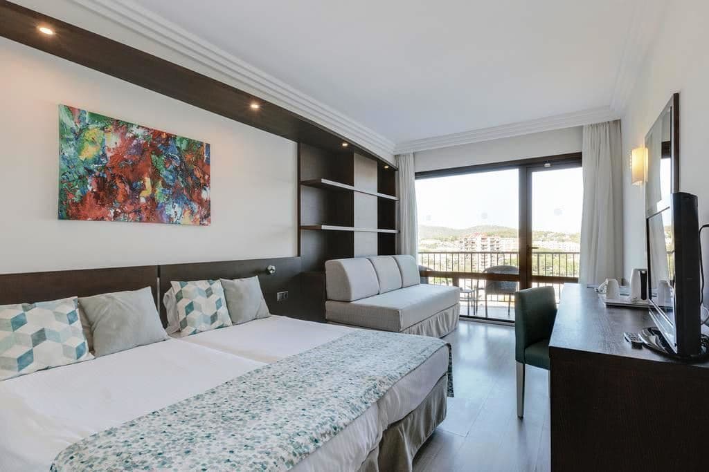 rooms-twin-premium-room