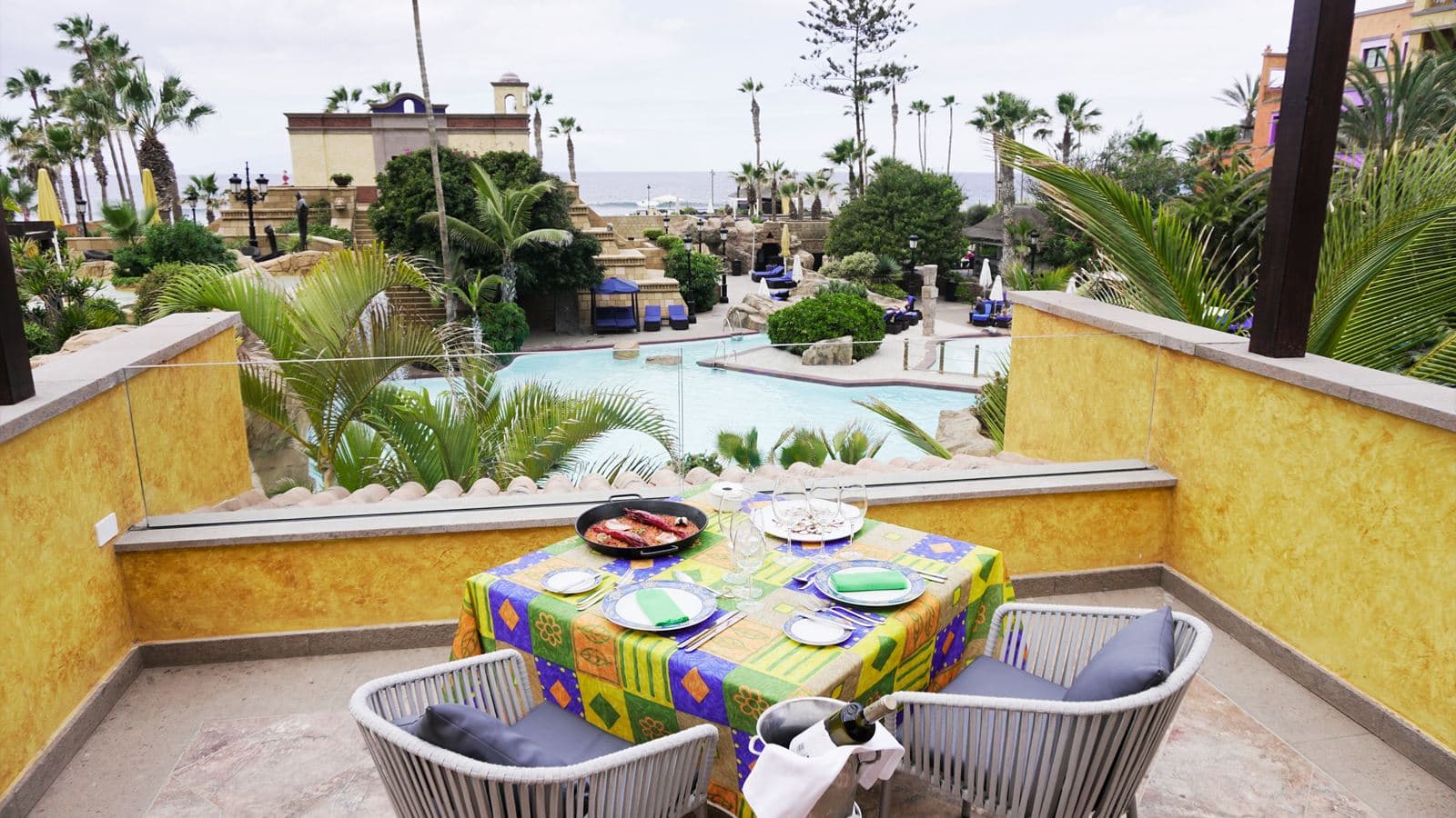 restaurants-l-a-s-i-r-e-n-a