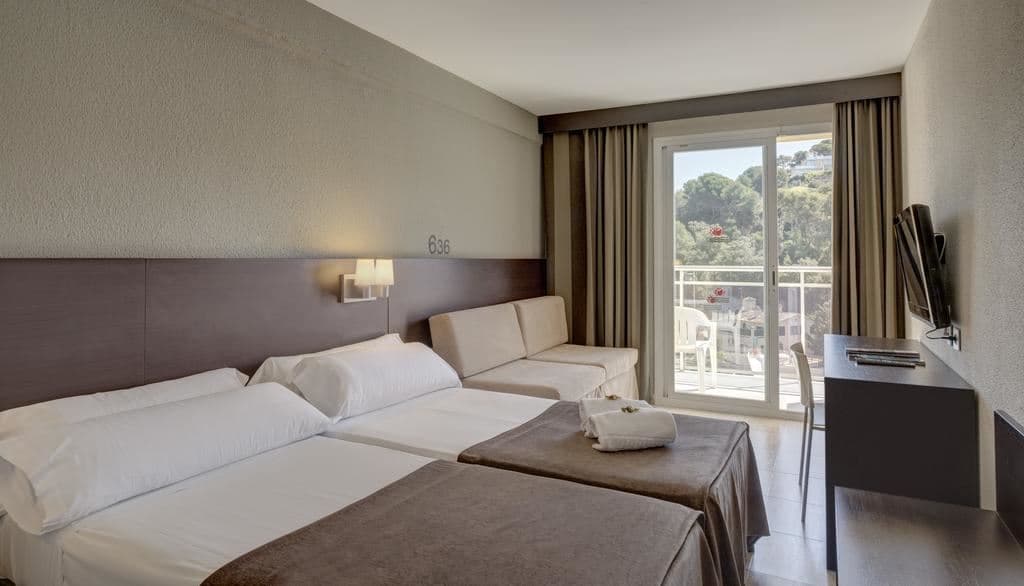 rooms-standard-room-balcony-or-terrace