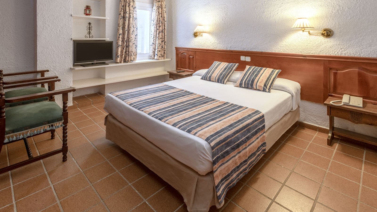 rooms-family-room