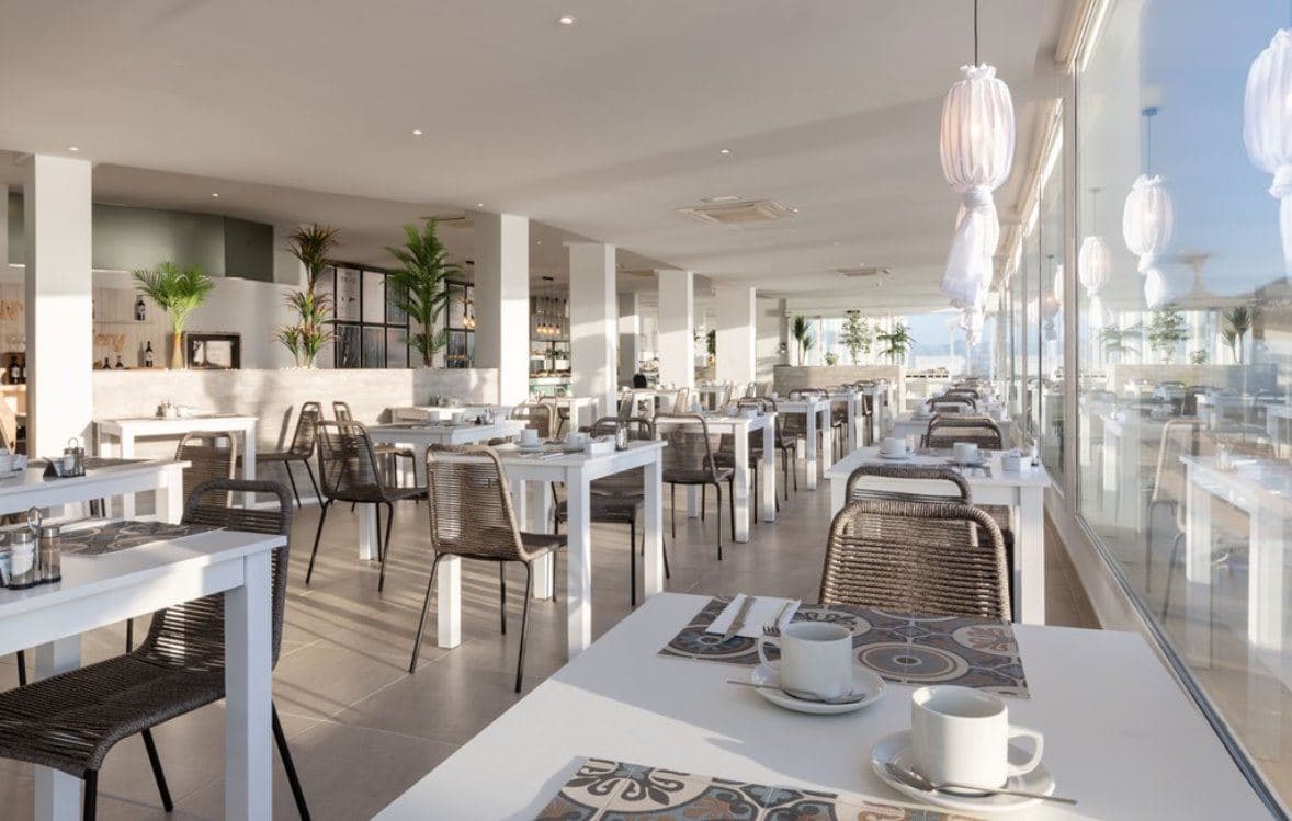 restaurants-dining-room