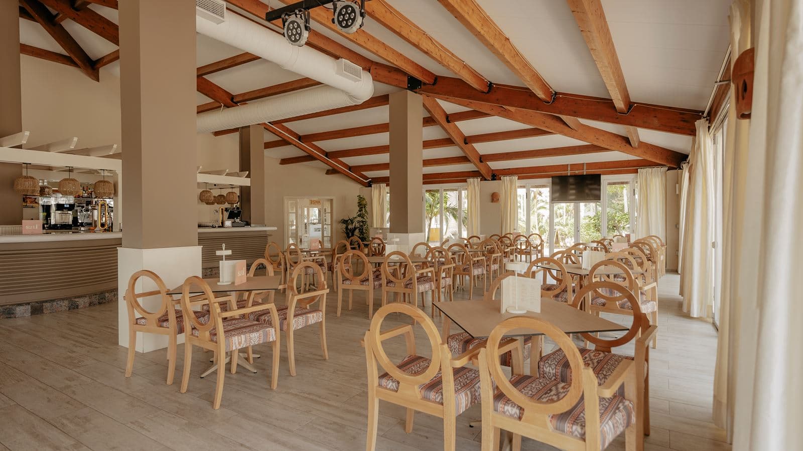 bars-bar-cafeteria