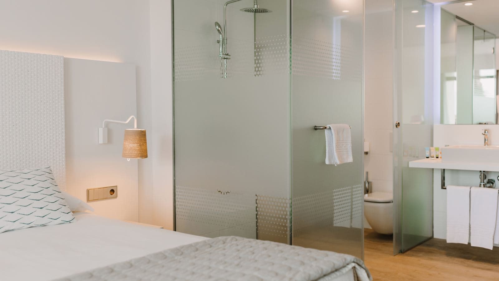 rooms-double-sea-view-with-balcony-or-terrace