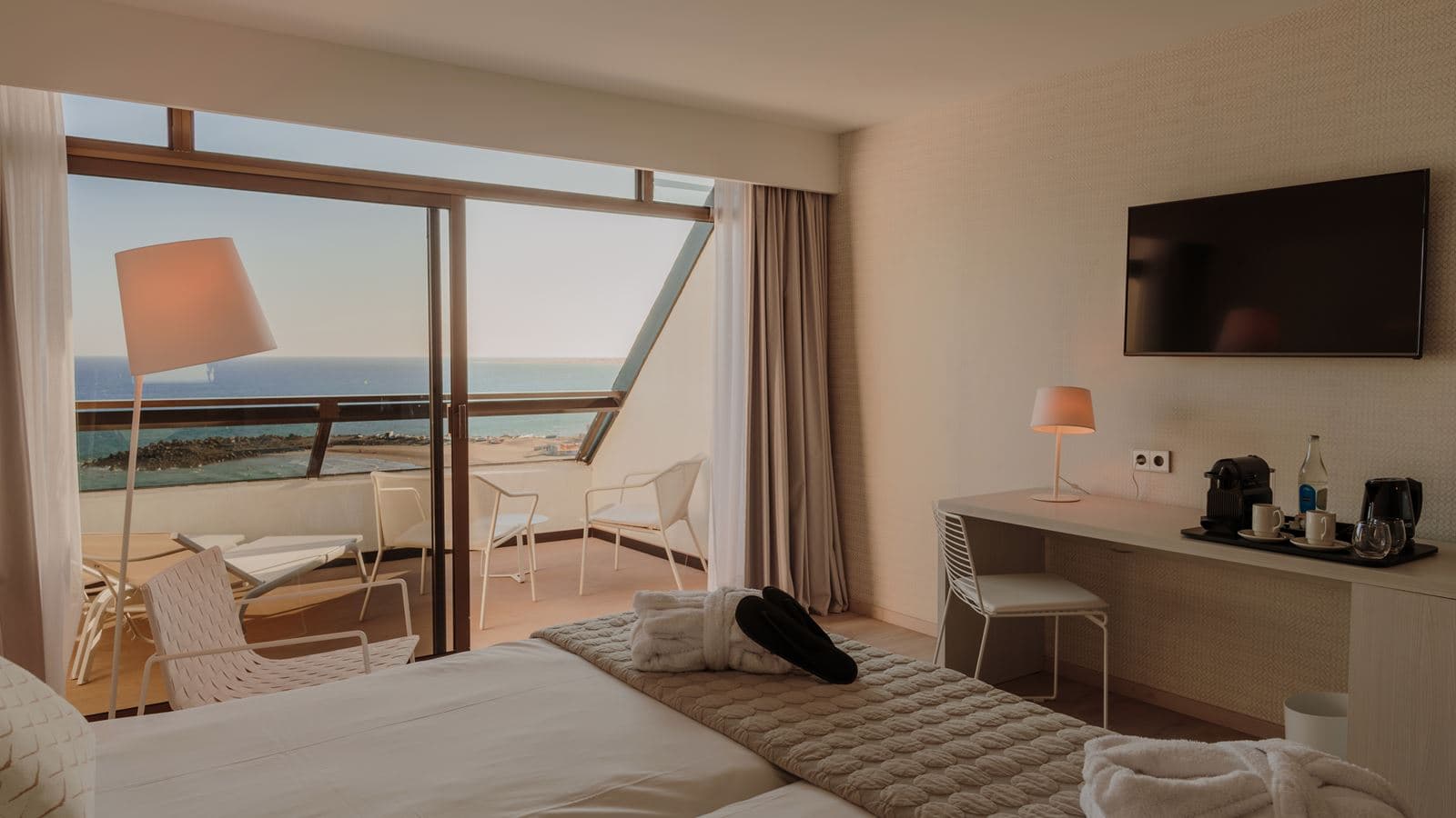 rooms-double-sea-view-premium-with-terrace