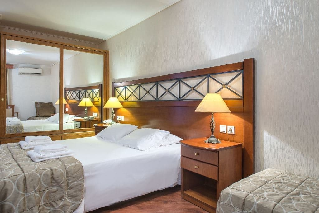 rooms-superior-room