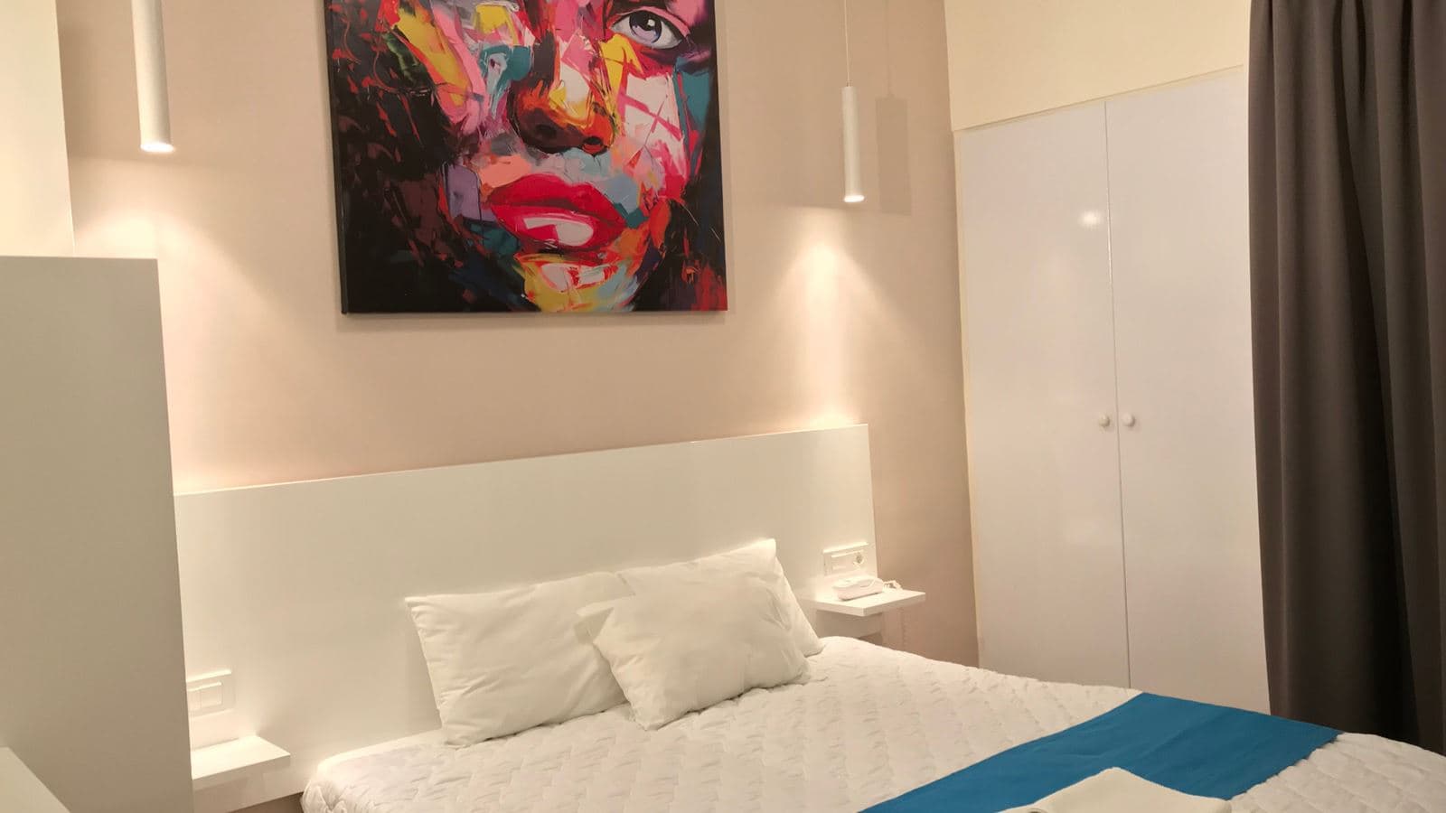 rooms-single-room