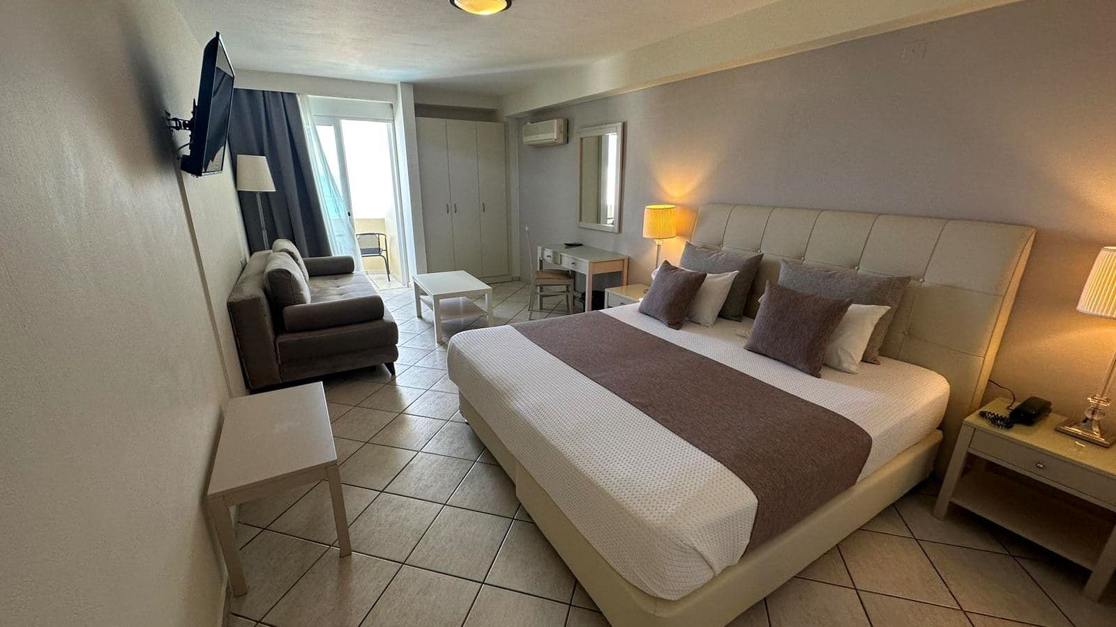 rooms-triple-room