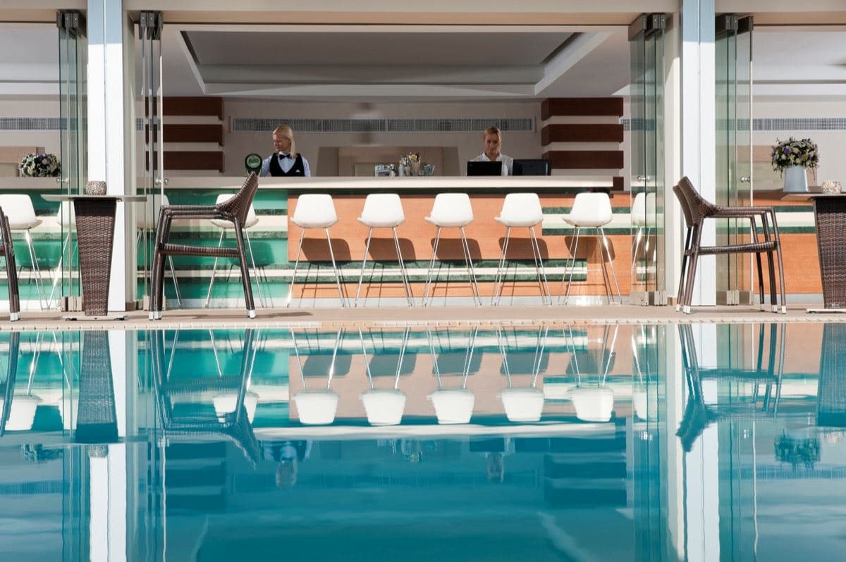 bars-aroma-pool-bar