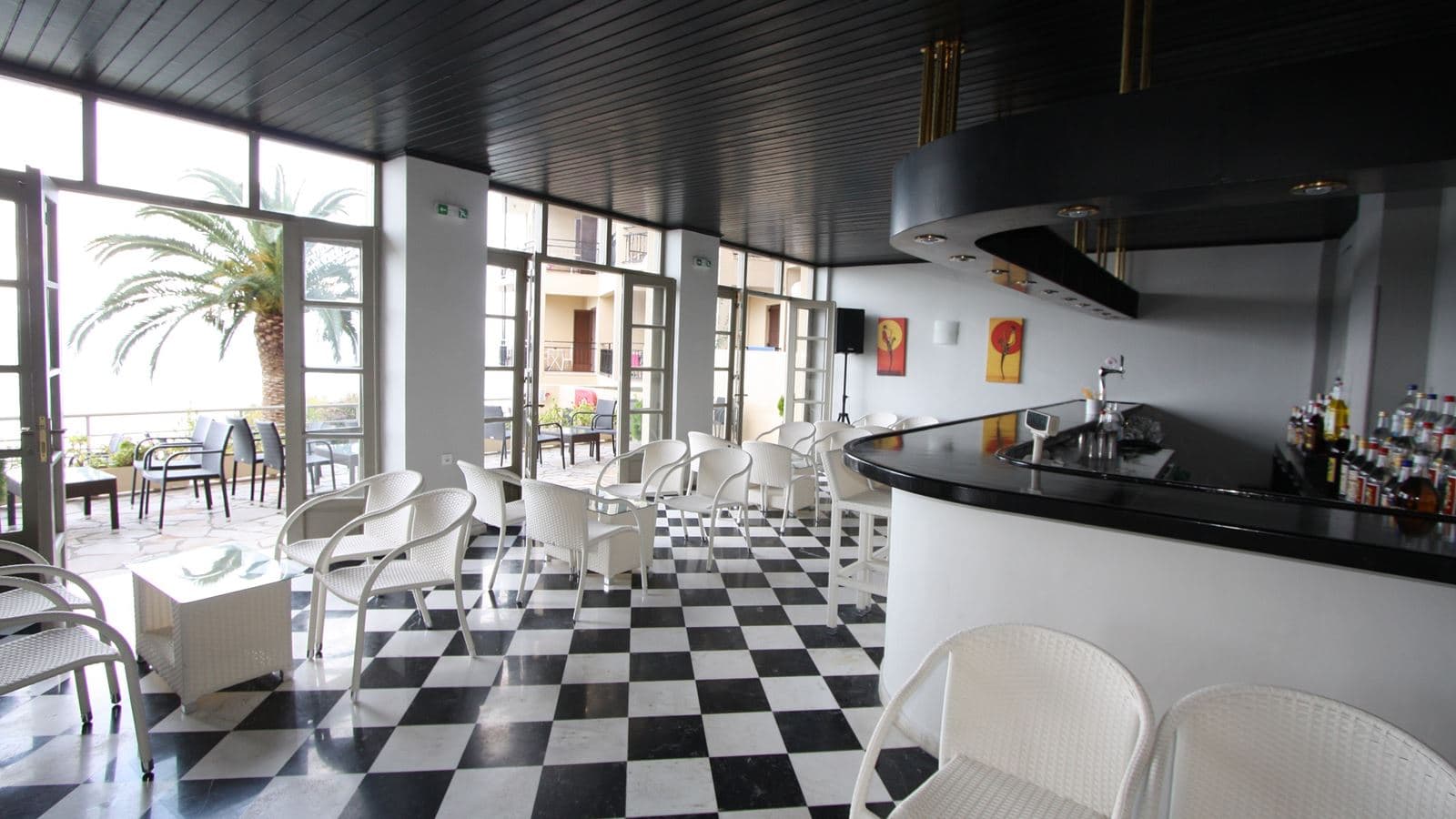 bars-main-bar